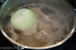 Bun thang broth