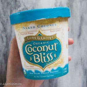 Ice cream with pandan sticky rice is a popular Vietnamese street snack/dessert which hits the spot in terms of flavor, fragrance, and texture. All elements complement each other extremely well, and you will be surprised at how addictive it is.