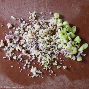 Lemongrass (Sa) is widely used in Vietnamese cuisine as well as other Asian cuisines.