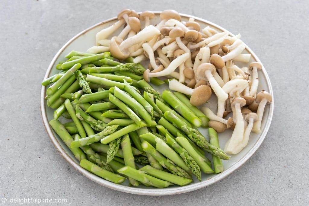 Sliced asparagus and shimeji mushrooms