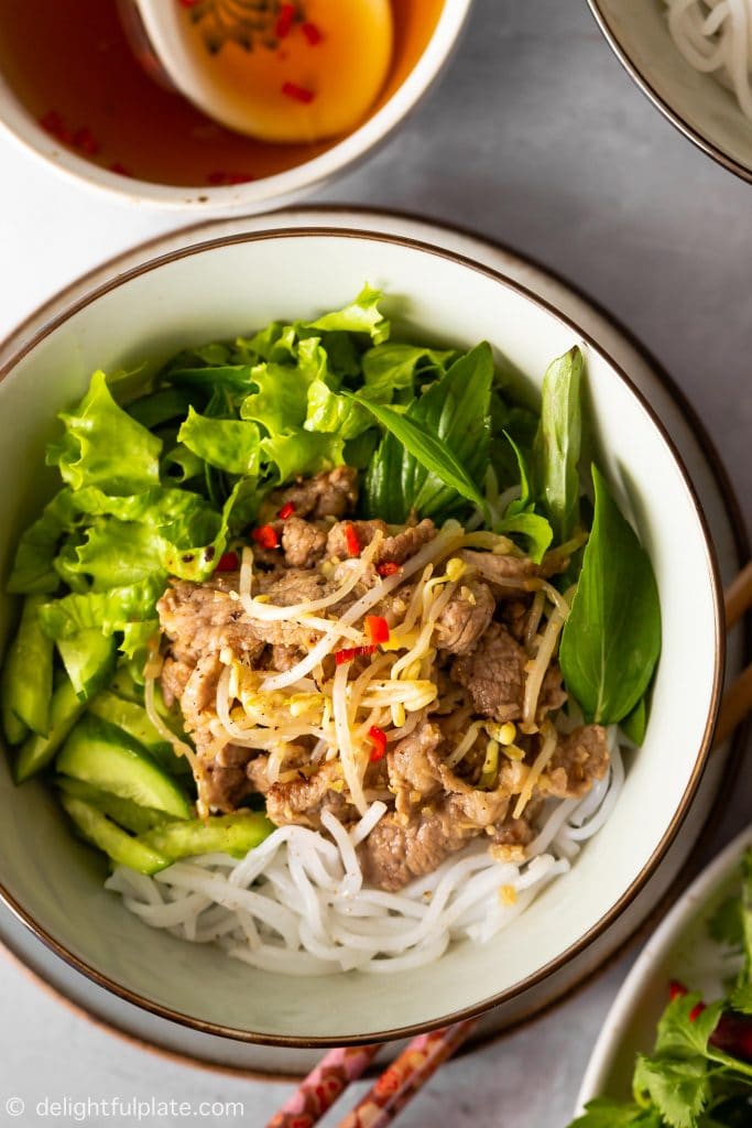 Vietnamese Lemongrass Pork Noodle Salad (Bun Thit Xao)