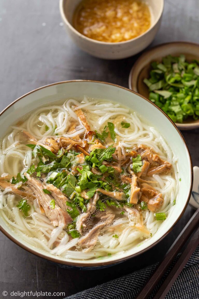 Bun Mang Vit (Vietnamese Duck Vermicelli Noodle Soup)