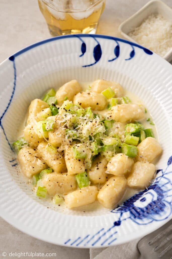Gnocchi and Asparagus in Cream Sauce