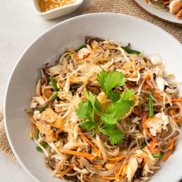 a plate of Vietnamese crab glass noodles stir-fry (Mien Xao Cua)
