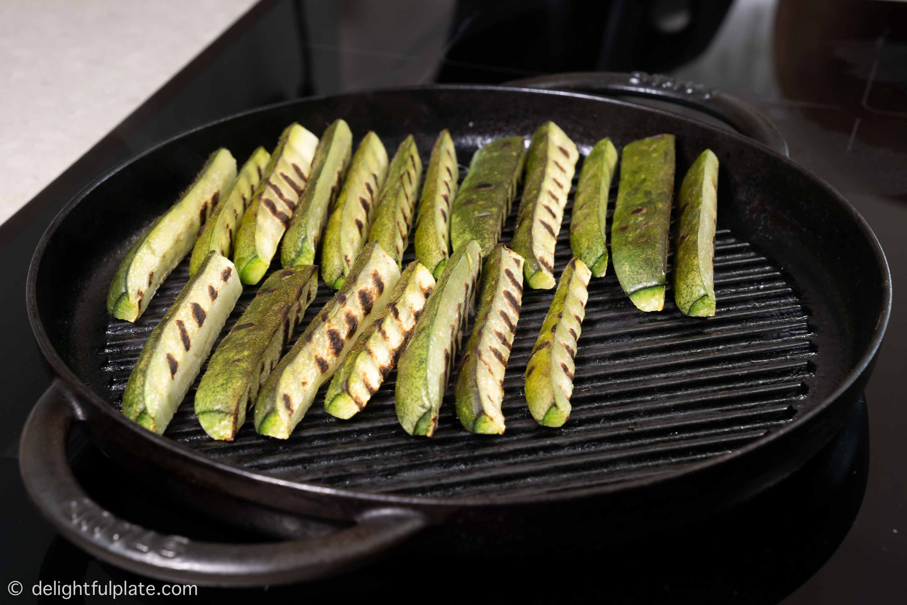 Grilling winter melon slices