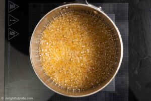 cook lemongrass and dried shrimp in oil