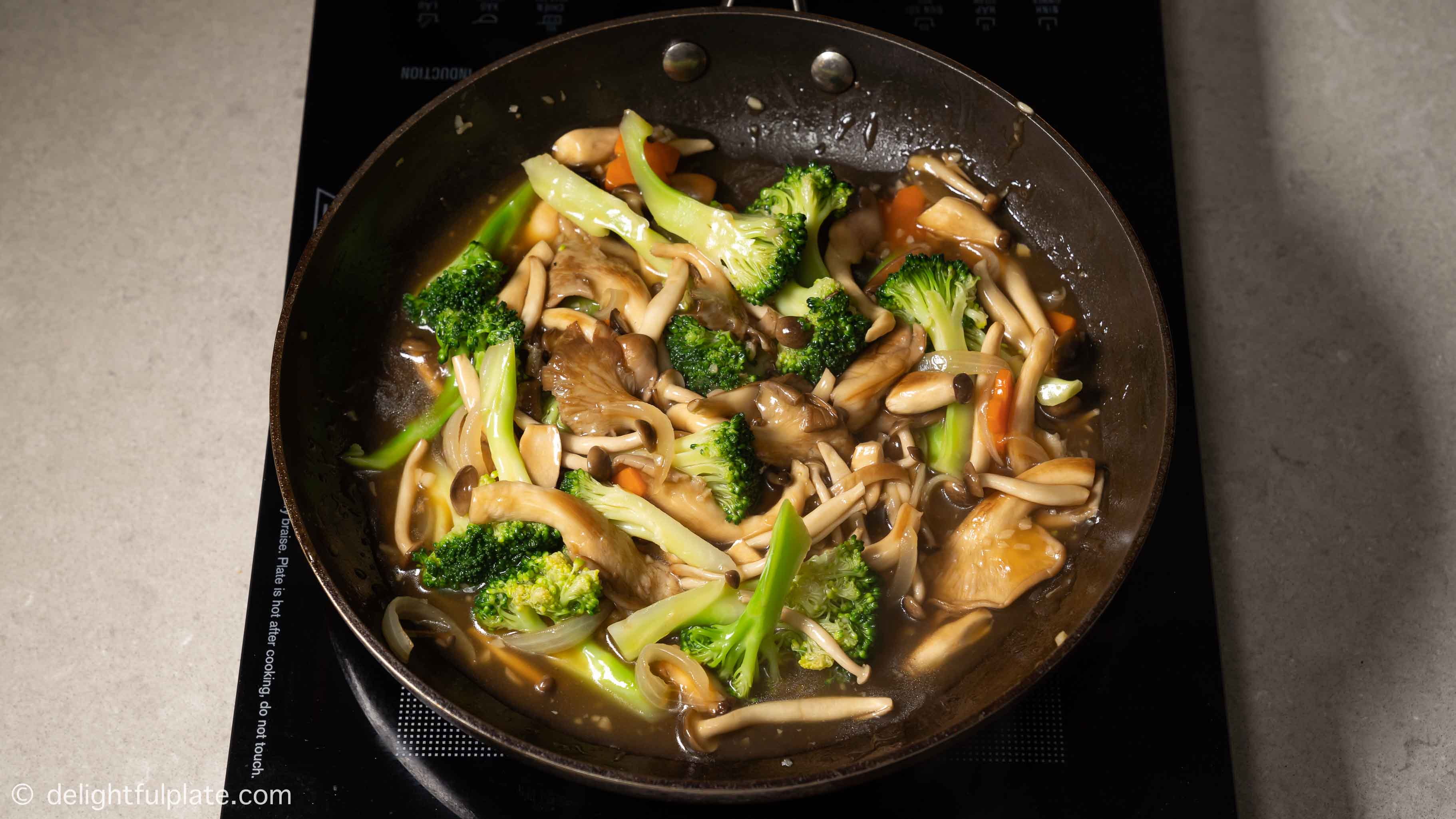 toss all the veggies with the sauce